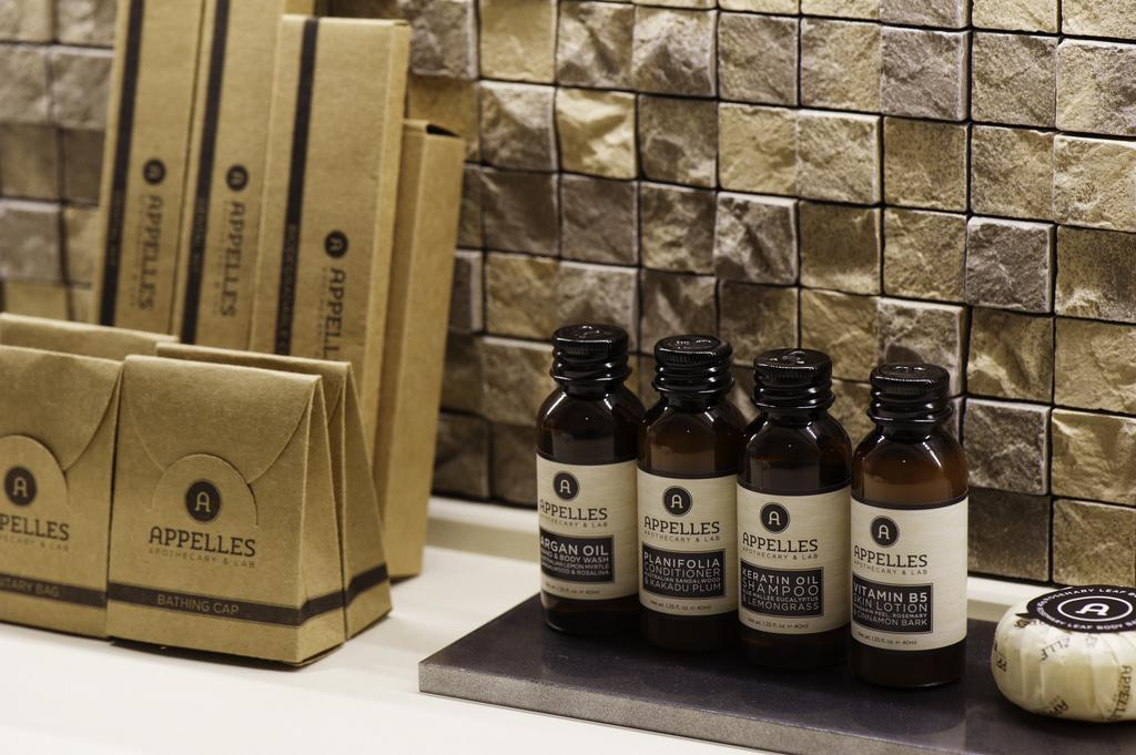 Hotel Oakwood Premier Tokio Exterior foto A selection of APPELLES products