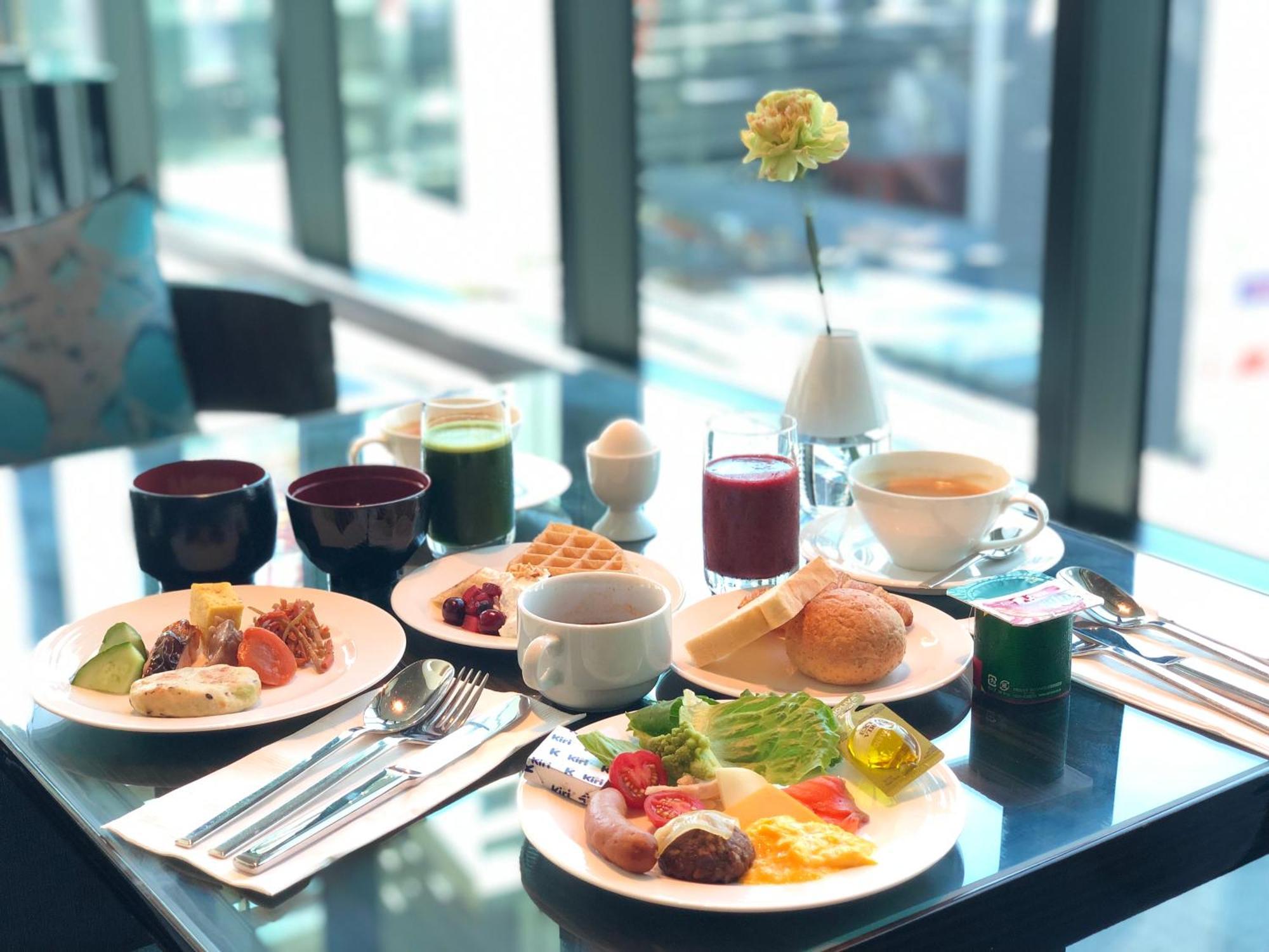 Hotel Oakwood Premier Tokio Exterior foto A breakfast at the lounge